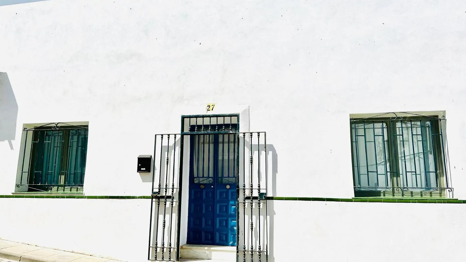 La Casa De Las Tres Calles Facinas Spain